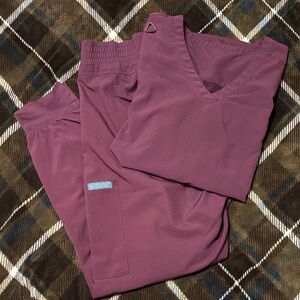 Med Couture Scrub Set. Wine/Burgundy. Medium.